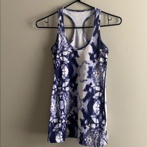 Luluemon top. EUC size 0-2